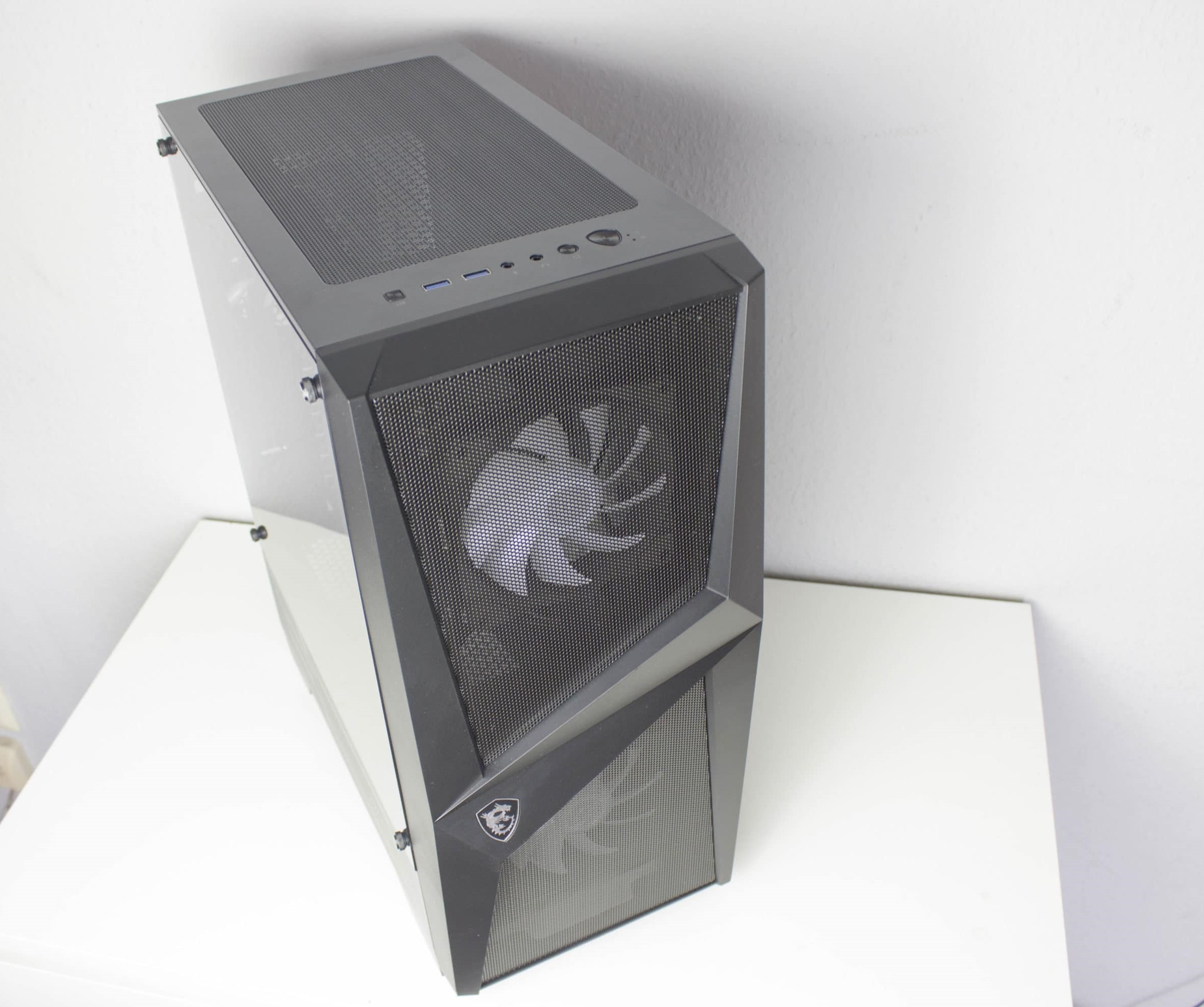 MSI MAG Forge 100R - low cost case with glass