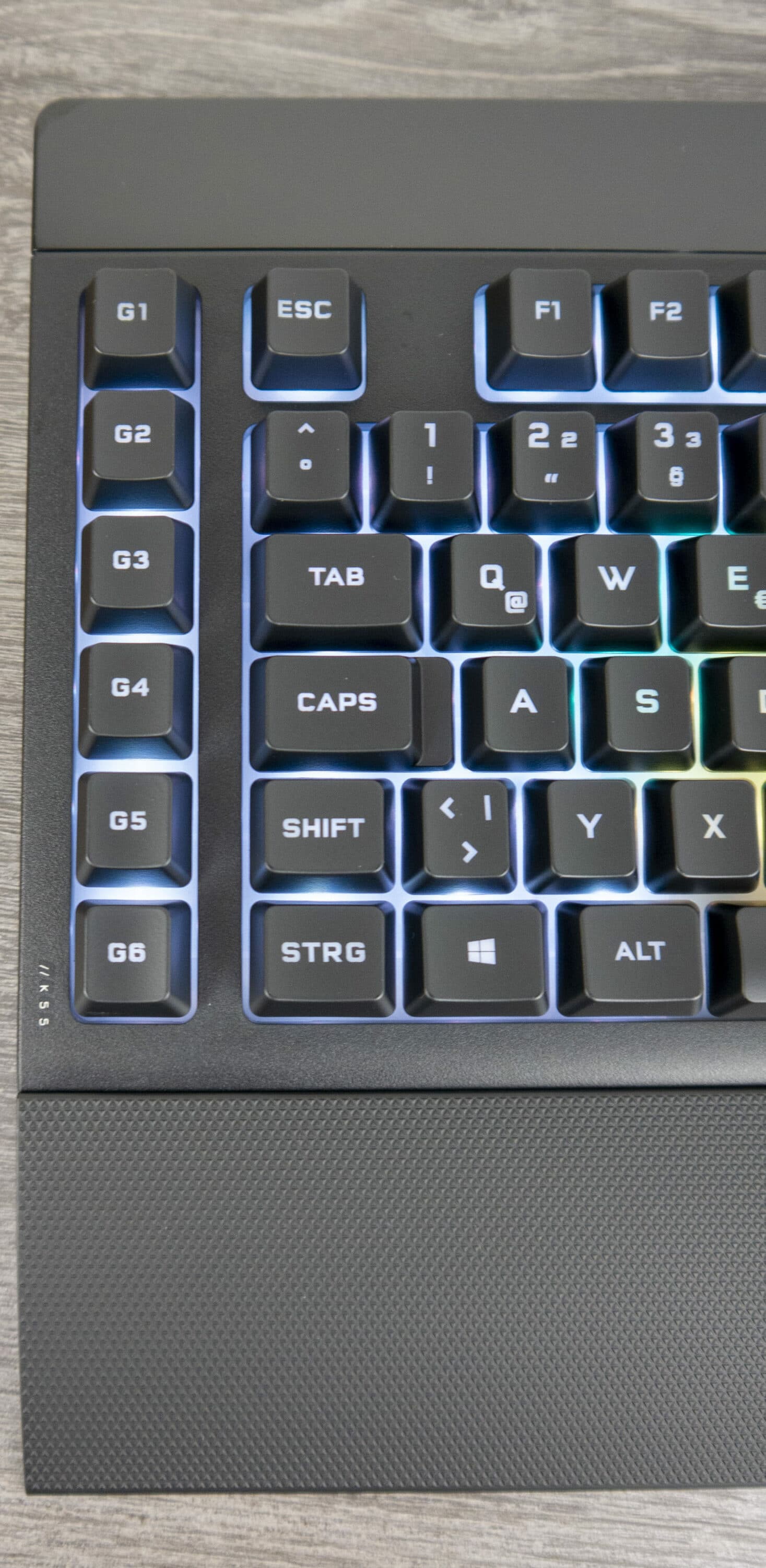 corsair k55 keyboard macro buttons not working