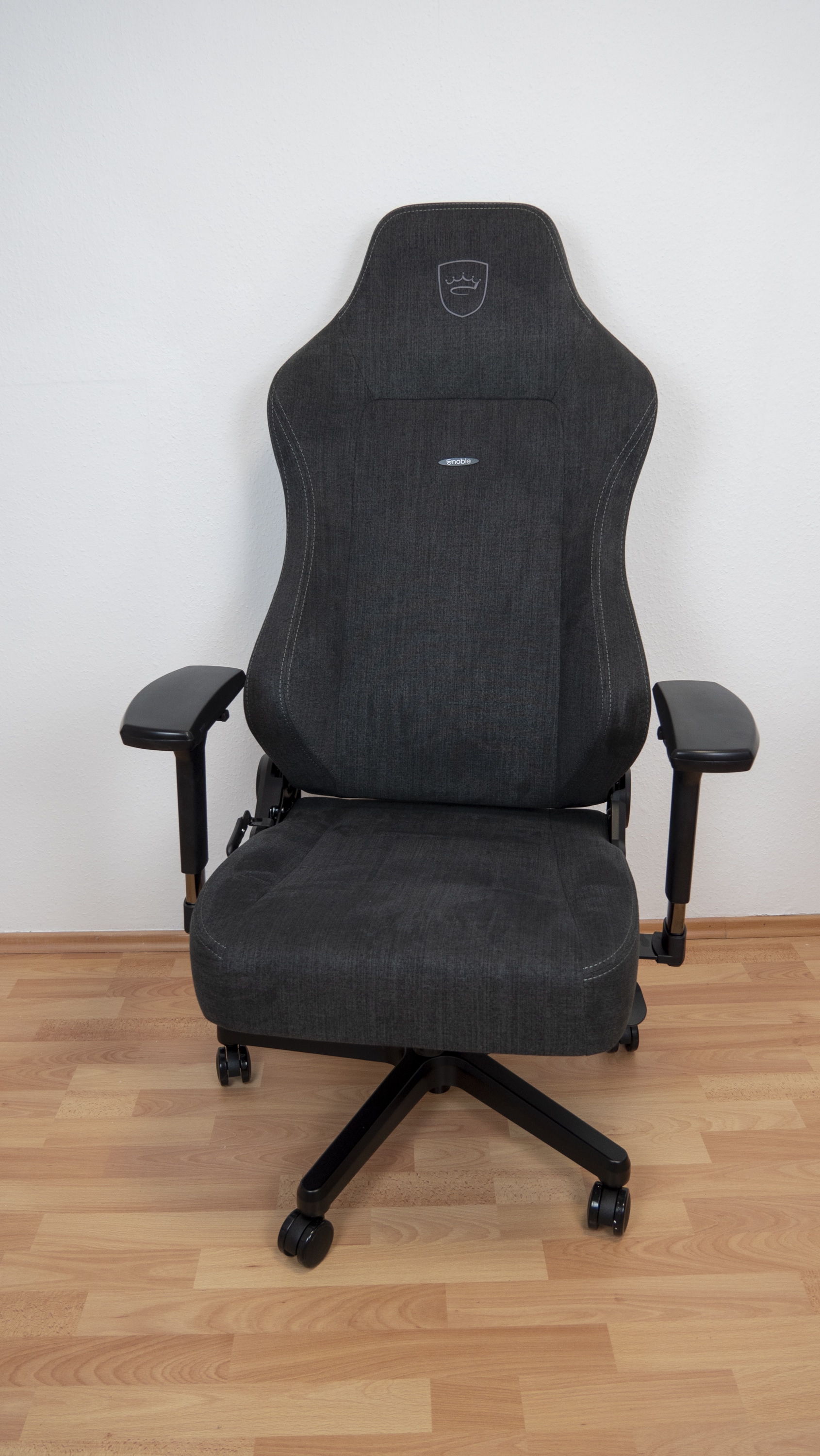 Noblechairs HERO TX in test: The gaming throne is now also available with  fabric