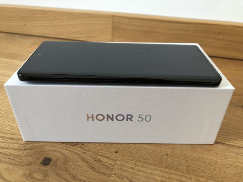 Honor 50 auf Verpackung