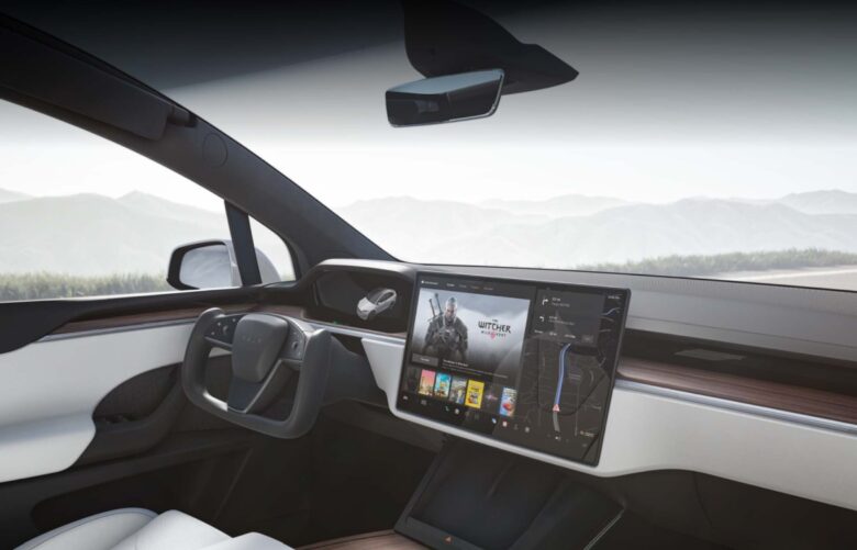 Tesla Model S Plaid und Model X Plaid Infotainment