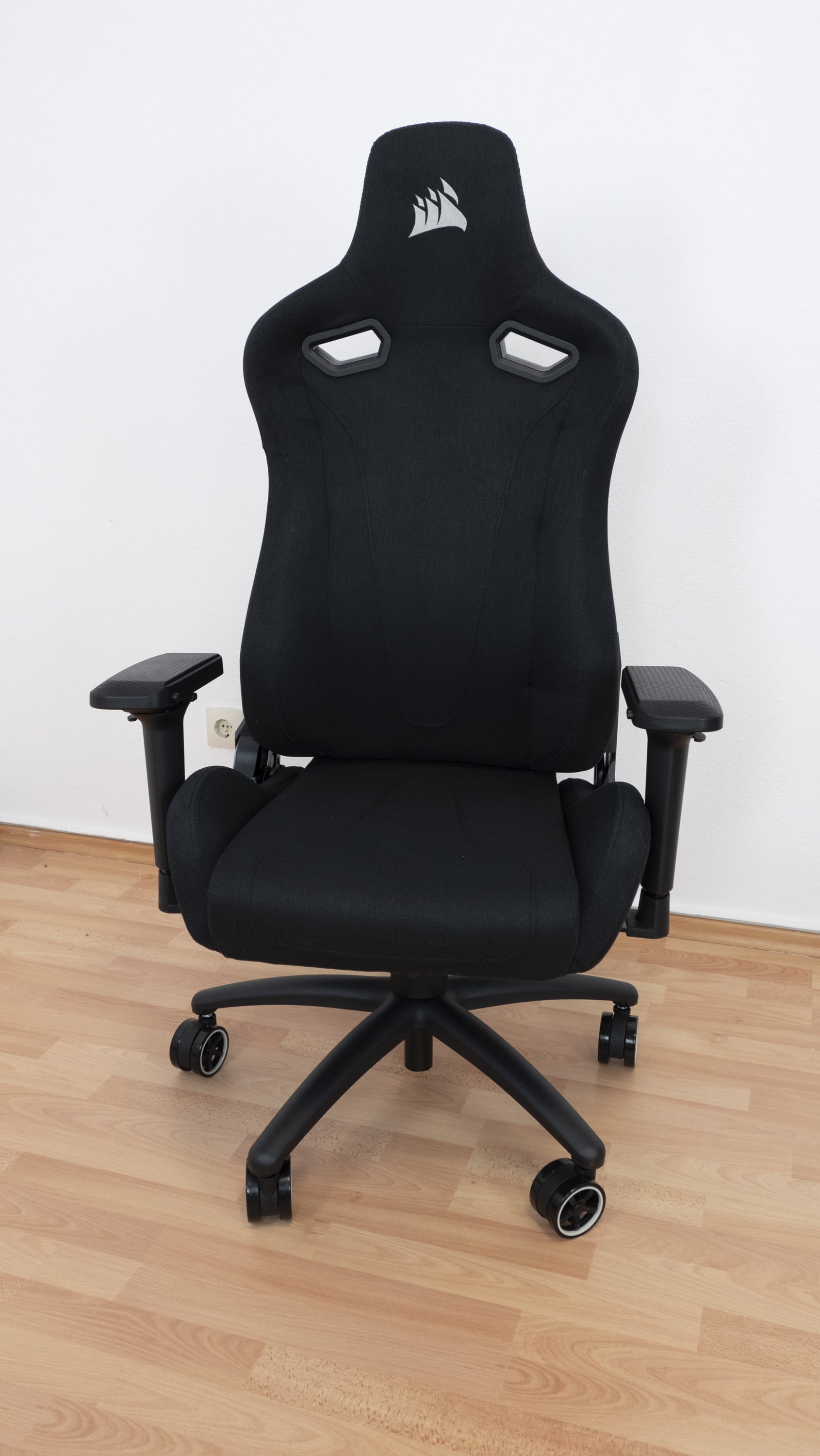 Corsair TC200 gaming chair in test: There\'s room for everyone!