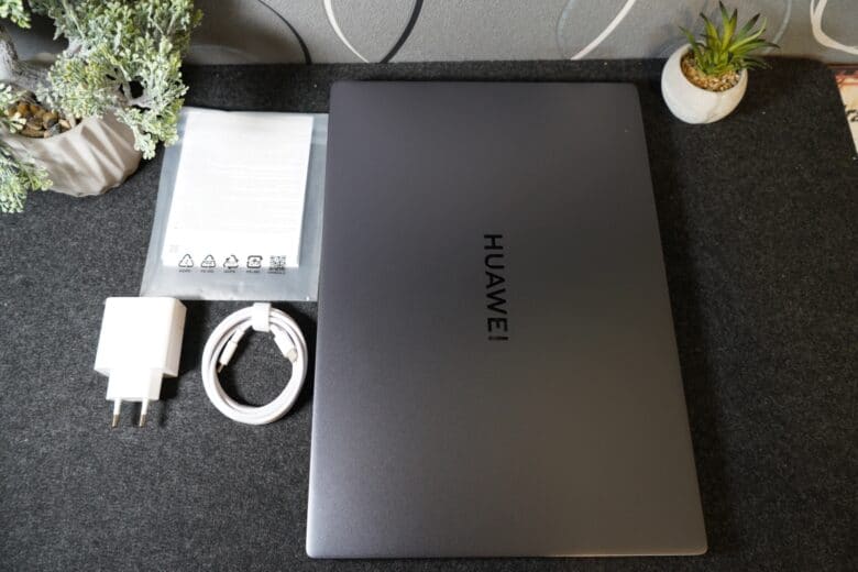 Huawei Matebook D16 scope of delivery