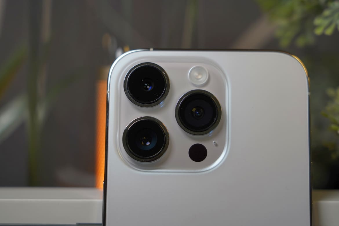 iPhone 14 Pro: Doch nur eine längliche Kamera-Aussparung? - connect