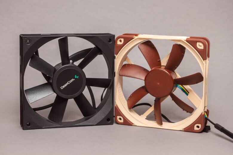 Airflow fans DeepCool and Noctua