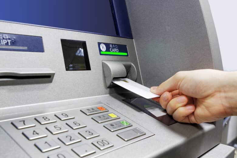 Kreditkarte Geldautomat