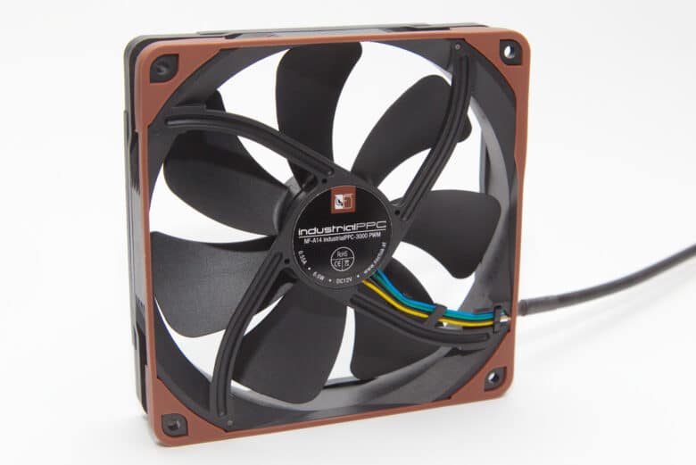 Noctua NF-A14 industrialPPC-3000 PWM with sealing ring in brown