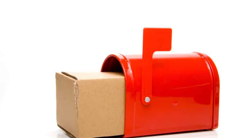 Briefkasten mit paketfach