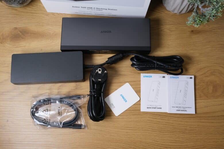 Anker 568 Scope of Delivery
