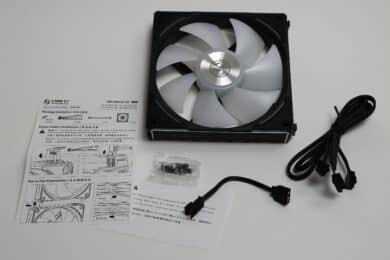 Lian Li Uni Fan AL140 V2 Lüfter mit Kabel, Adapter, Schrauben und Anleitung