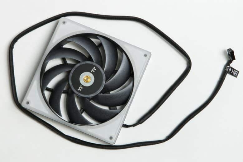 Thermaltake Toughfan 14 RGB with long cable