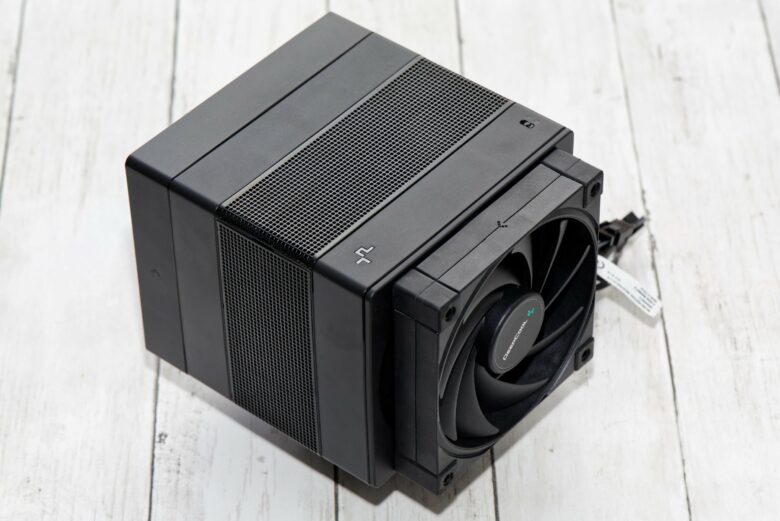 DeepCool Assassin IV with additional FK120 fan in the front