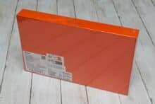 Rückseite der orangenen Fossibot Box