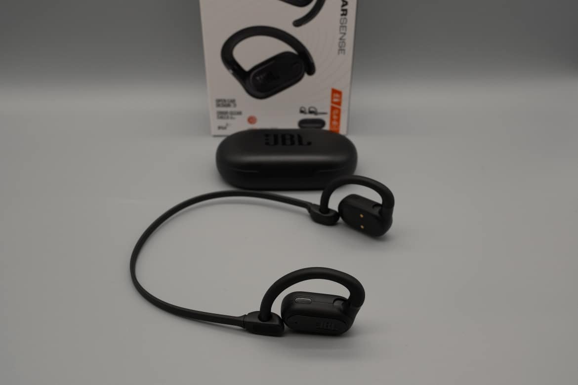 open test: headphones? How good JBL the Soundgear are Sense