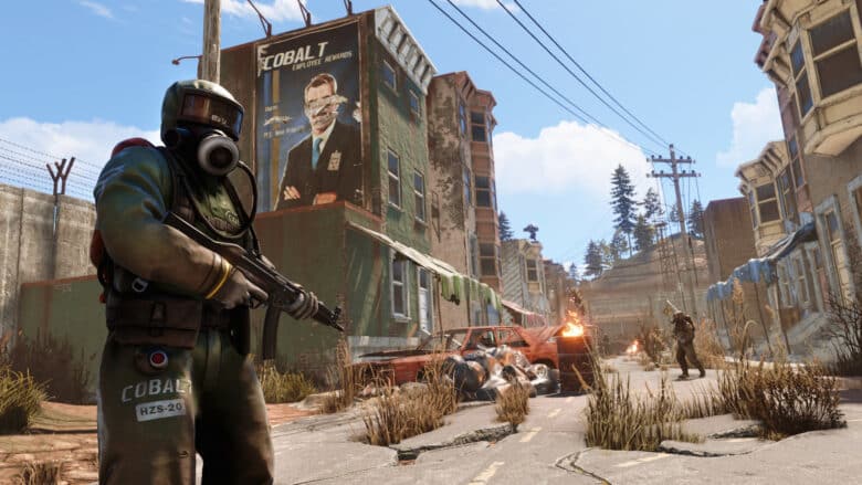 Screenshot aus Rust zeigt mehrere Spieler, die eine Stadt bewachen.
